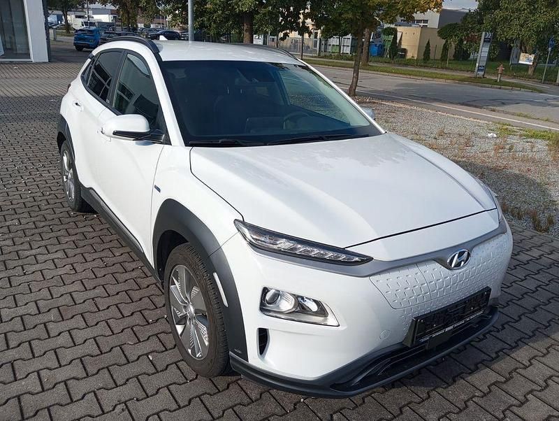 Gebraucht Hyundai Kona Advantage 100 kW (136 PS) 2021 Weiß SUV