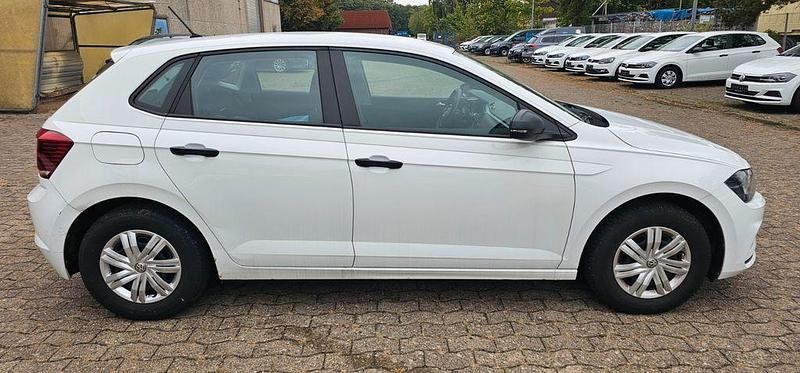 Gebraucht VW Polo Trendline 65 PS (47 kW) 2019 Weiß Limousine