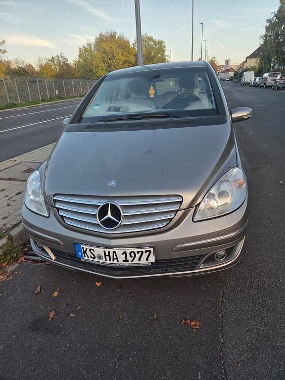Gebraucht 2005 Mercedes B170 Van / Kleinbus | 2.500 € (Guter Preis) - Bild 1/4