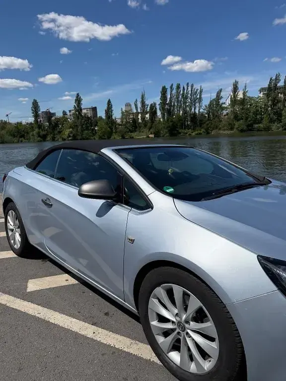 Gebraucht Opel Cascada Innovation 170 PS (125 kW) 2015 Silber Cabrio