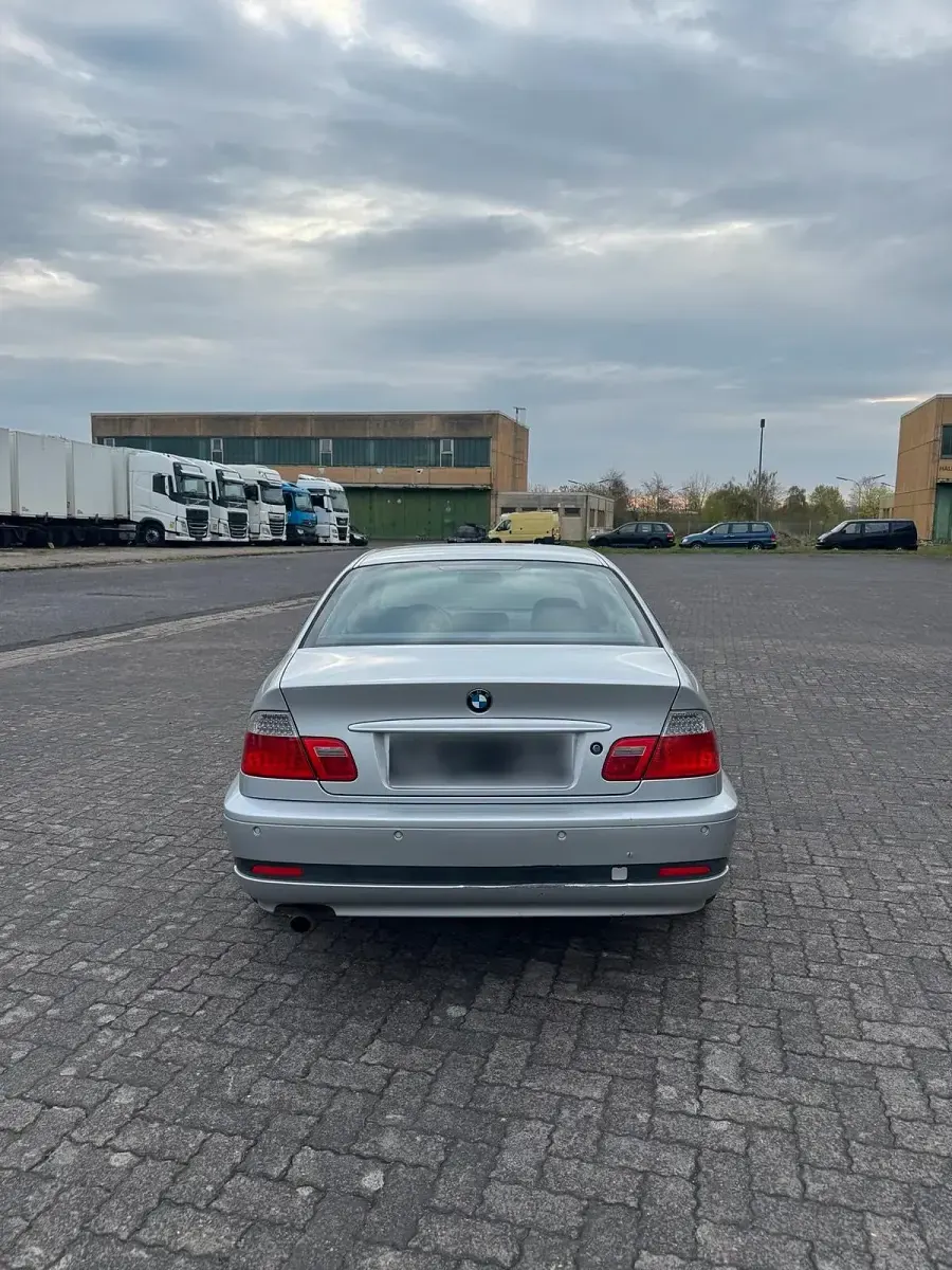 Gebraucht BMW 318 150 PS (110 kW) 2006 Silber Coupé