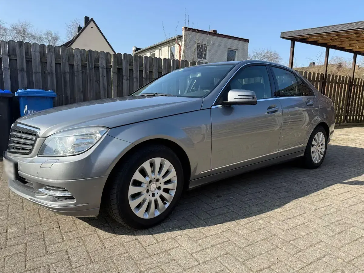Gebraucht Mercedes C300 Elegance 231 PS (169 kW) 2010 Silber Limousine