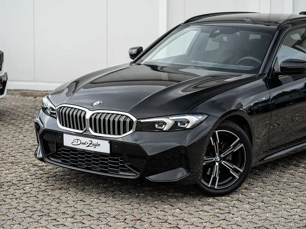 Gebraucht BMW 320 M Sport 184 PS (135 kW) 2025 Saphirschwarzmetallic Kombi