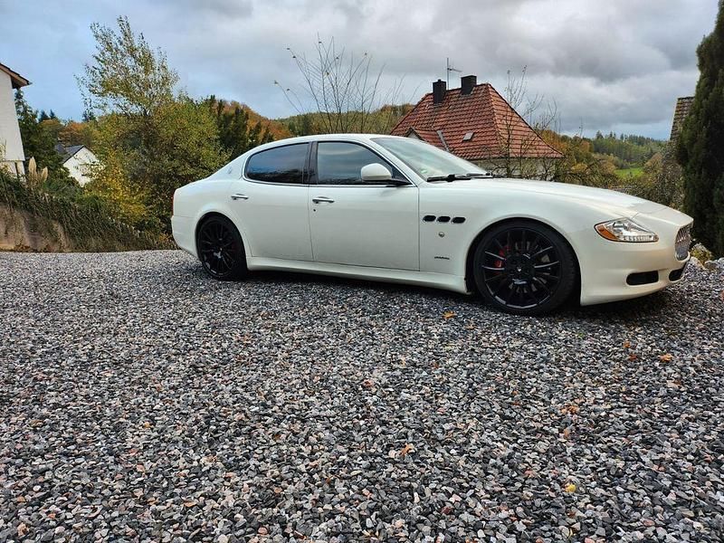 Weiß Gebraucht 2010 Maserati Quattroporte Limousine | 36.000 € (Fairer Preis) - Bild 1/4