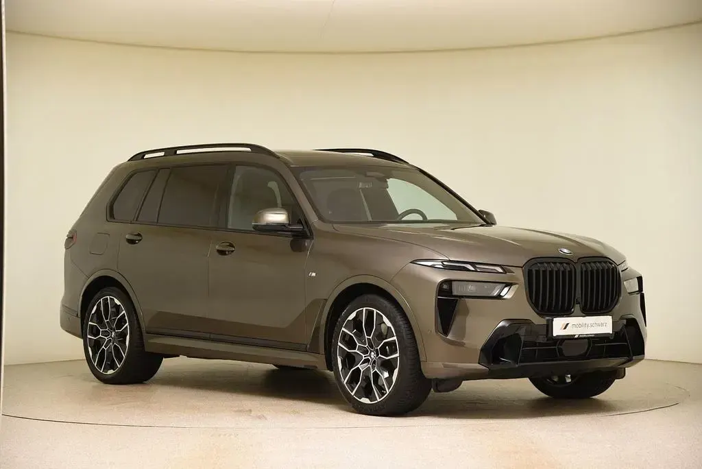 Gebraucht BMW X7 M Sport 352 PS (258 kW) 2025 Grün SUV