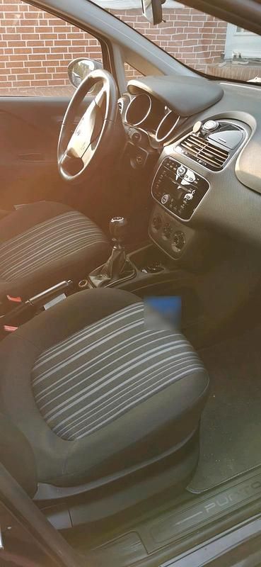 Gebraucht Fiat Punto 77 PS (56 kW) 2011 Schwarz Kleinwagen