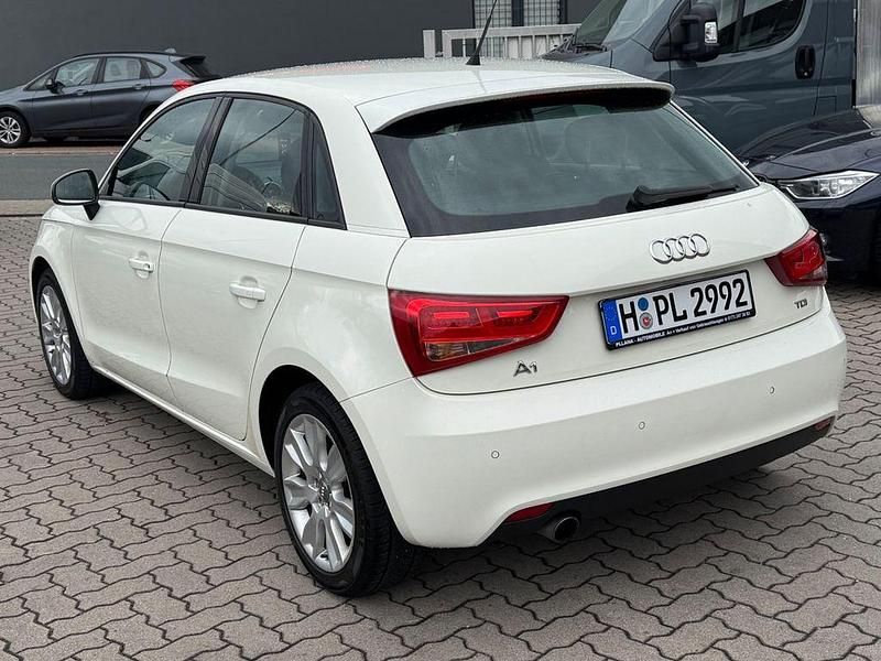 Gebraucht Audi A1 Sportback Ambition 90 PS (66 kW) 2012 Weiß Kleinwagen
