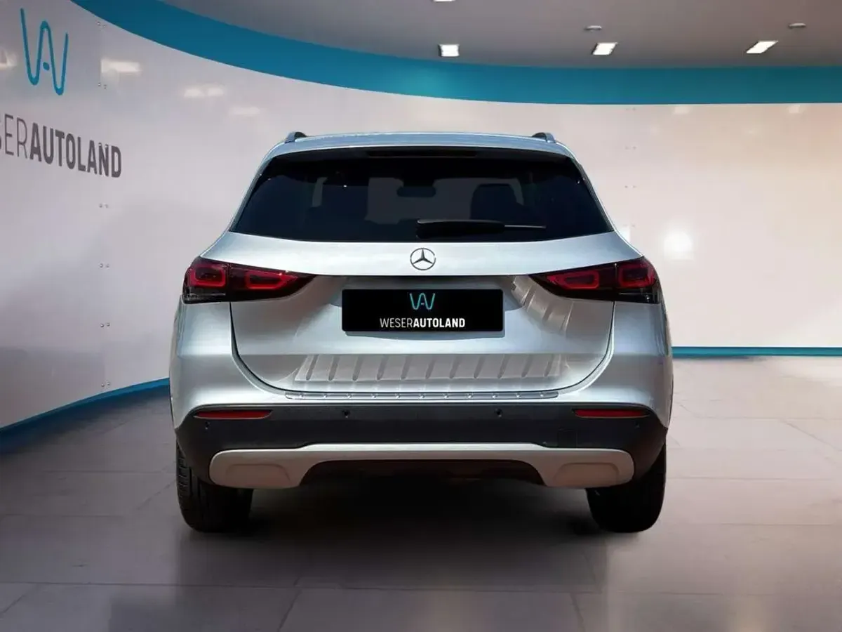 Gebraucht Mercedes GLA200 Style 150 PS (110 kW) 2023 Silber SUV