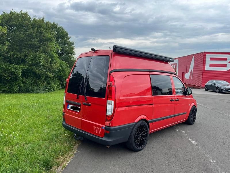 Gebraucht Mercedes Vito 116 PS (85 kW) 2008 Rot Van