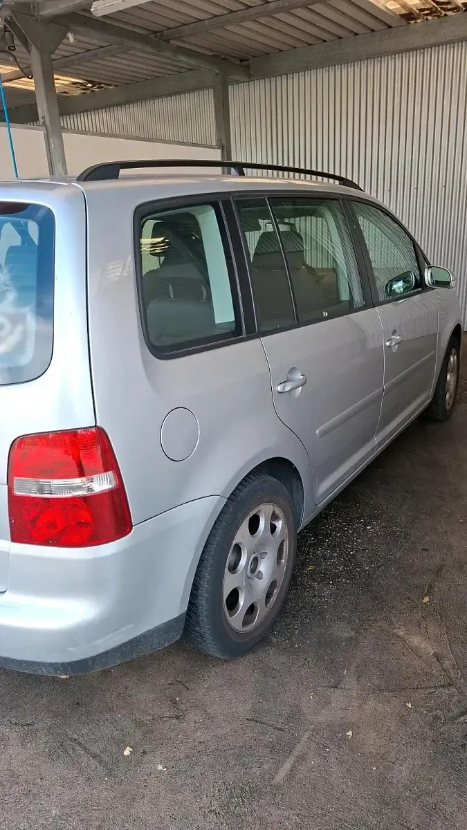 Gebraucht VW Touran 105 PS (77 kW) 2004 Silber Van / Kleinbus