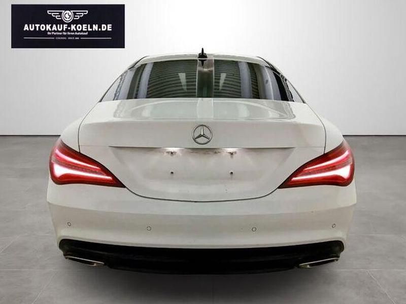 Gebraucht Mercedes CLA180 AMG line 122 PS (89 kW) 2017 Weiß Limousine