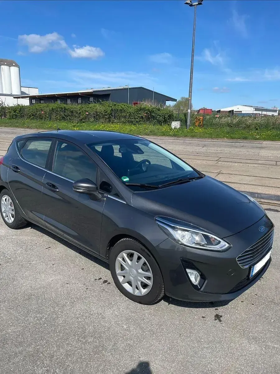 Gebraucht Ford Fiesta Cool & Connect 86 PS (63 kW) 2018 Grau Kleinwagen