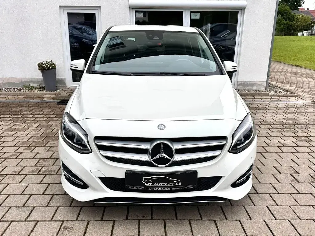 Gebraucht Mercedes B180 Style 109 PS (80 kW) 2017 Weiß Kleinwagen