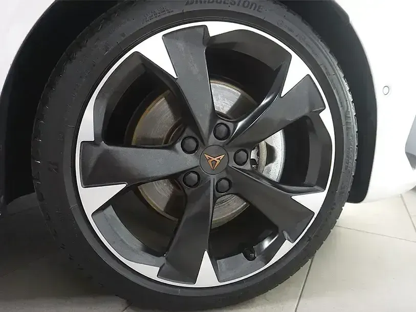 Używany Cupra Leon 150 KM (110 kW) 2024 Biały Kombi