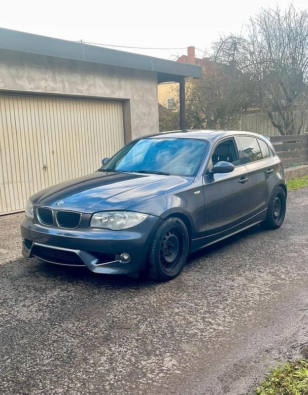 Grau Gebraucht 2005 BMW 120 M Sport Kleinwagen | 2.450 € (Fairer Preis) - Bild 1/4