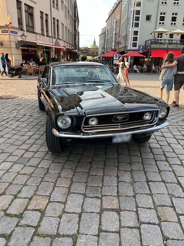Używany Ford V8 230 KM (169 kW) 1968 Czarny Coupe