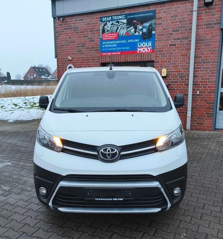 Gebraucht Toyota Proace 122 PS (89 kW) 2021 Weiß Van / Kleinbus