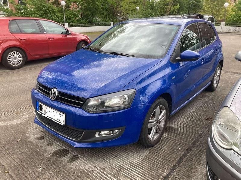 Blau Gebraucht 2014 VW Polo Life Limousine | 5.690 € (Guter Preis) - Bild 1/4