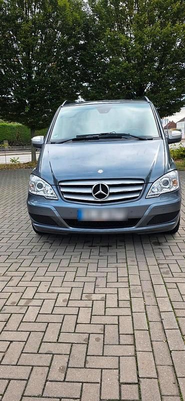 Grau Gebraucht 2011 Mercedes Viano Van / Kleinbus | 20.800 € (Fairer Preis) - Bild 1/4