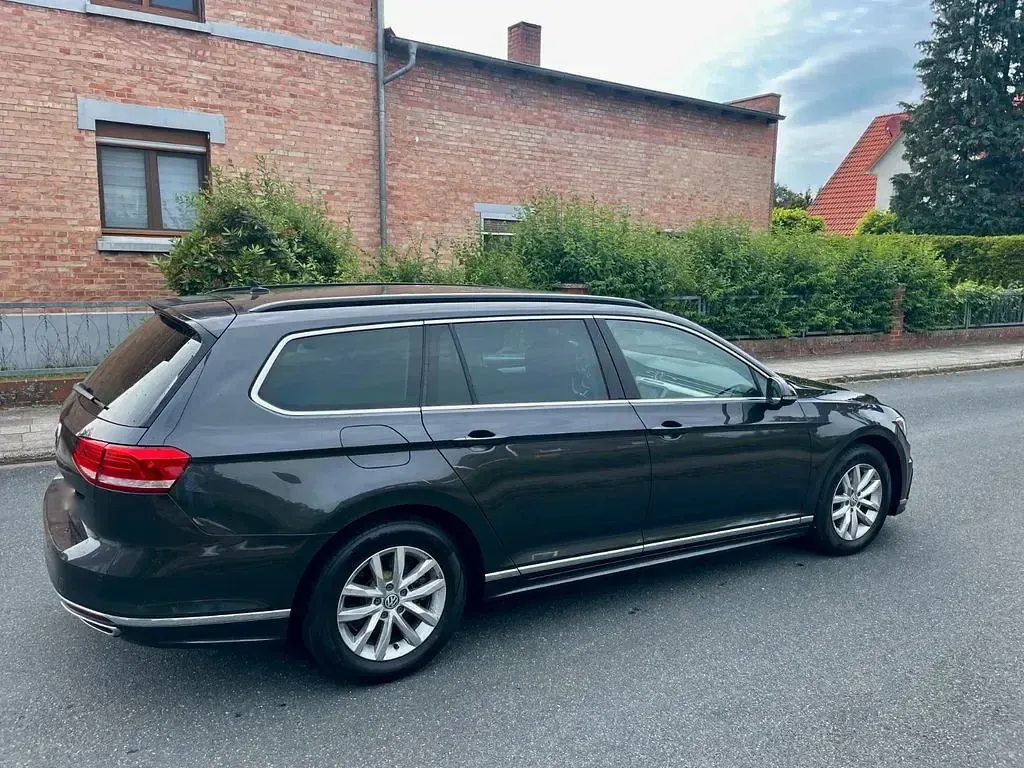 Gebraucht VW Passat R-line 190 PS (139 kW) 2019 Braun Kombi