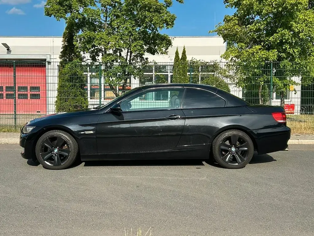 Gebraucht BMW 320 Cabriolet 177 PS (130 kW) 2008 Schwarz Cabrio