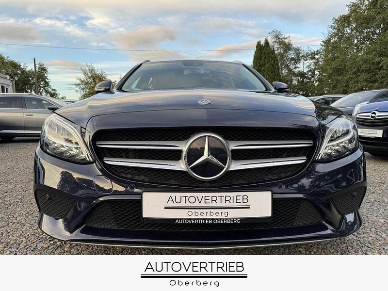 Blau Gebraucht 2019 Mercedes C220 Kombi | 21.990 € (Fairer Preis) - Bild 1/4