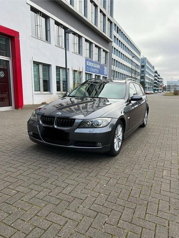 Gebraucht BMW 320 163 PS (119 kW) 2006 Grau Kombi