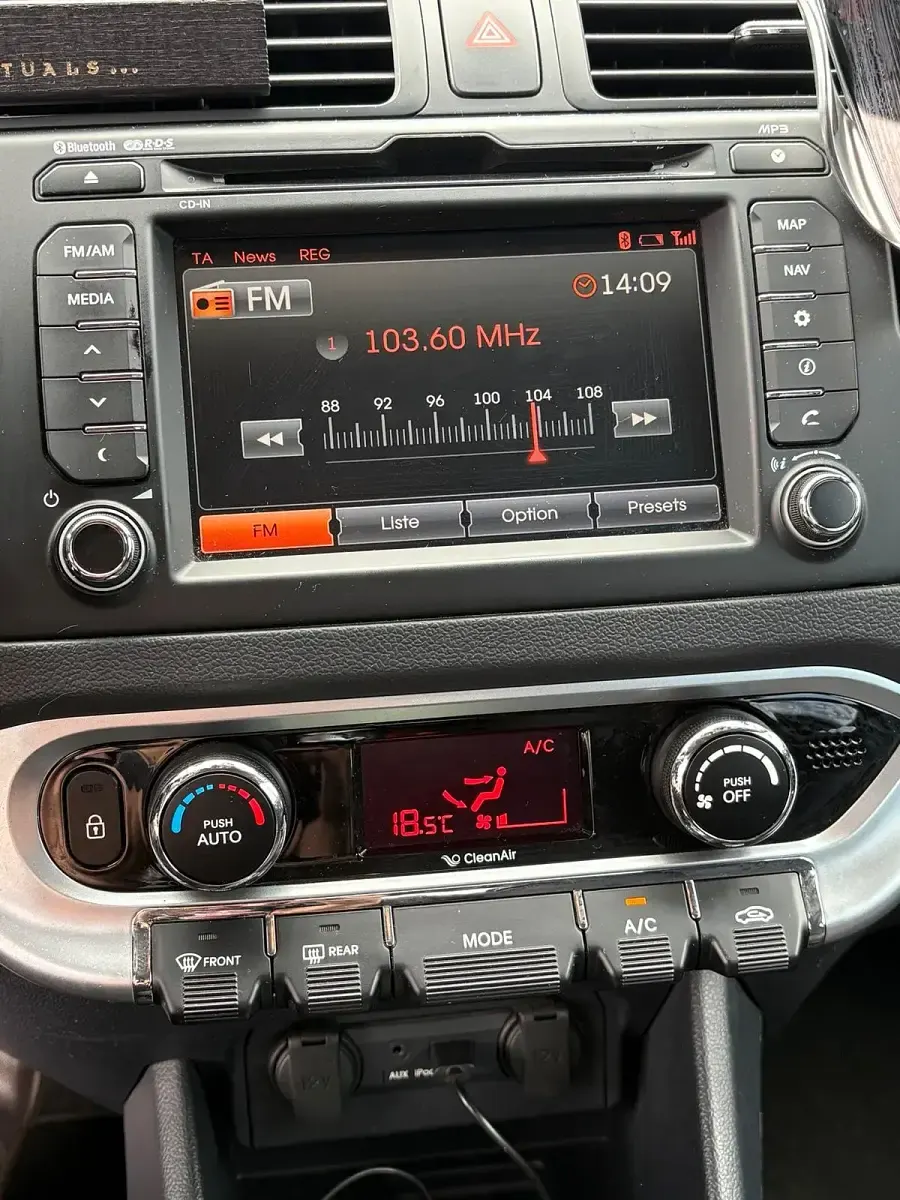 Gebraucht Kia Rio 86 PS (63 kW) 2015 Grau Kleinwagen