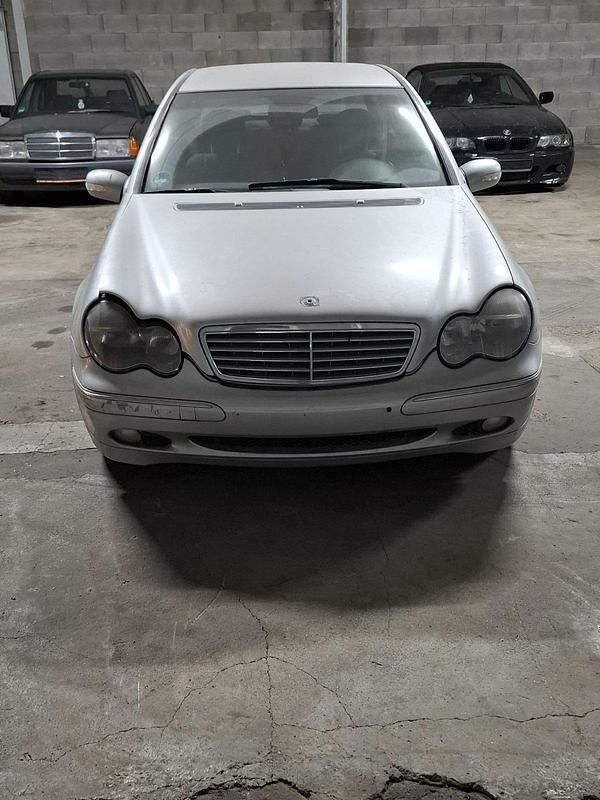Gebraucht Mercedes C220 143 PS (105 kW) 2001 Limousine
