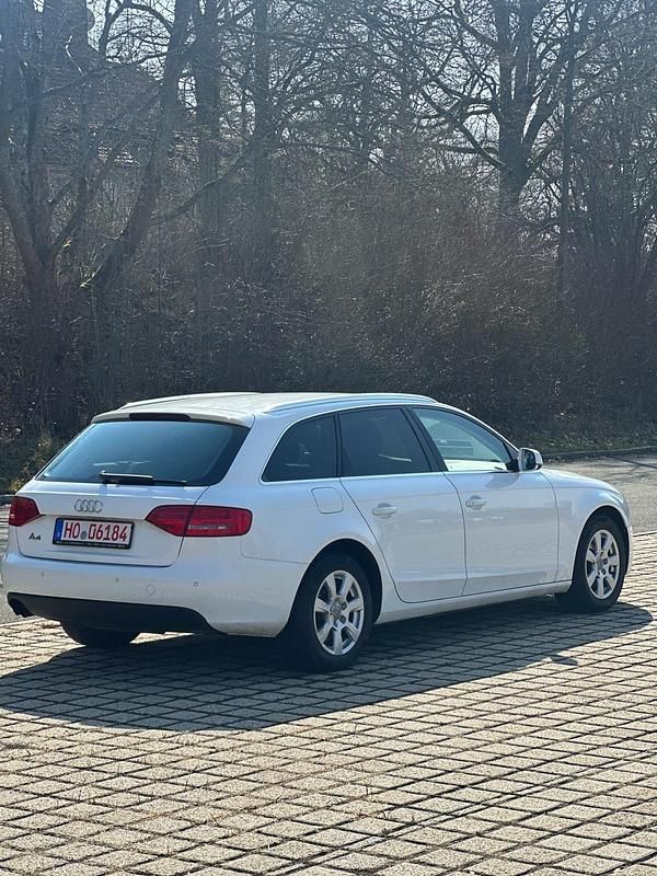 Gebraucht Audi A4 Premium 160 PS (117 kW) 2011 Weiß Kombi