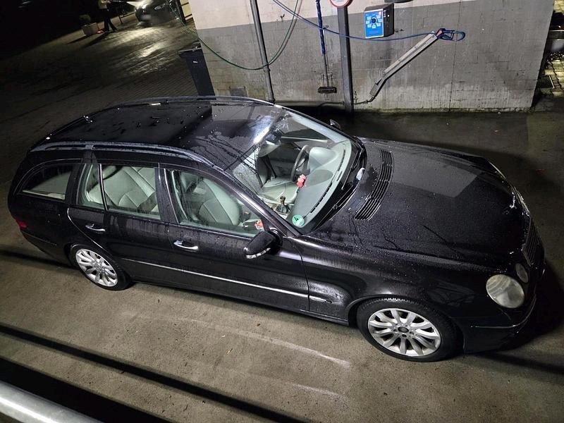 Gebraucht Mercedes E200 184 PS (135 kW) 2006 Schwarz Kombi