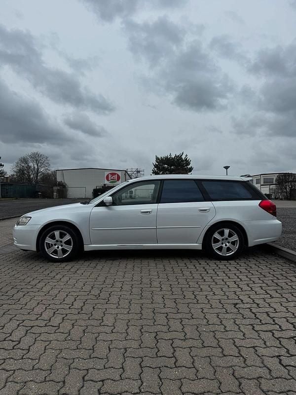 Gebraucht Subaru Legacy 137 PS (100 kW) 2005 Weiß Kombi