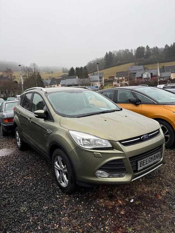 Gebraucht Ford Kuga Trend 150 PS (110 kW) 2013 Grün SUV