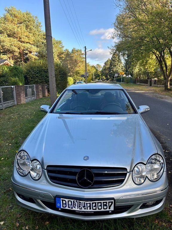 Silber Gebraucht 2005 Mercedes CLK220 Elegance Coupé | 8.699 € (Fairer Preis) - Bild 1/4