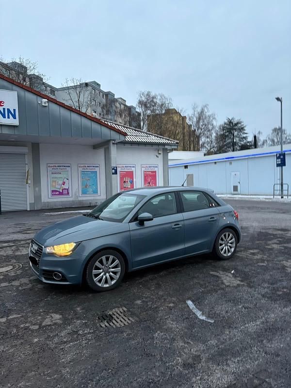 Gebraucht Audi A1 86 PS (63 kW) 2012 Blau Kleinwagen