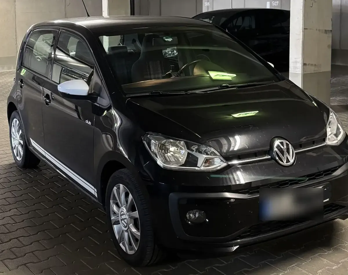 Usado VW up! 60 CV (44 kW) 2017 Negro Utilitario