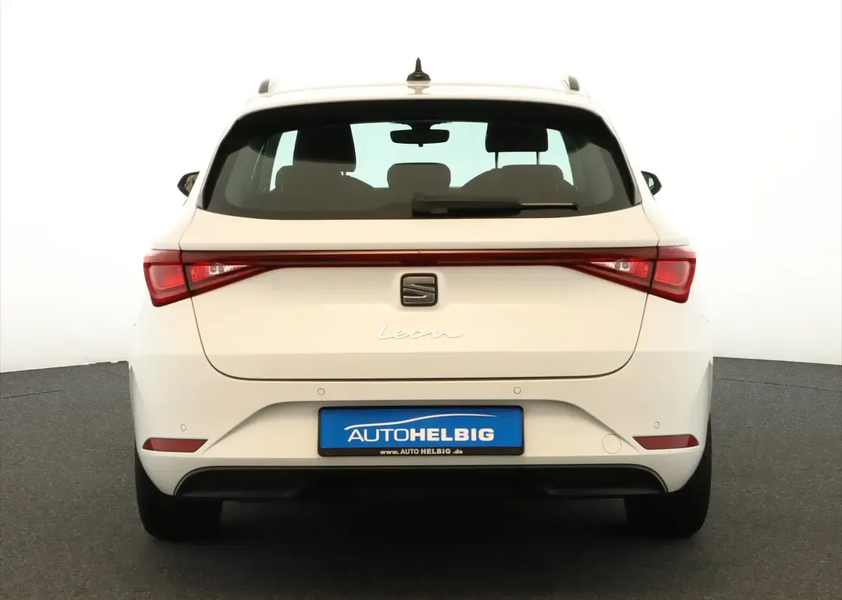 Gebraucht Seat Leon Style 150 PS (110 kW) 2023 White candy