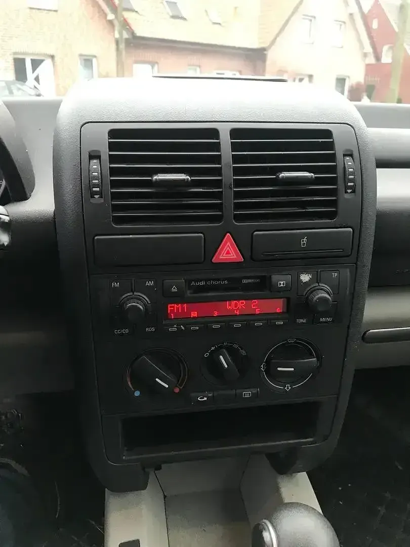 Gebraucht Audi A2 61 PS (44 kW) 2004 Rot Kleinwagen