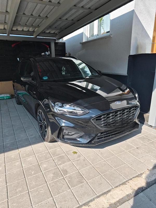 Gebraucht Ford Focus ST-Line 155 PS (114 kW) 2020 Schwarz Kombi