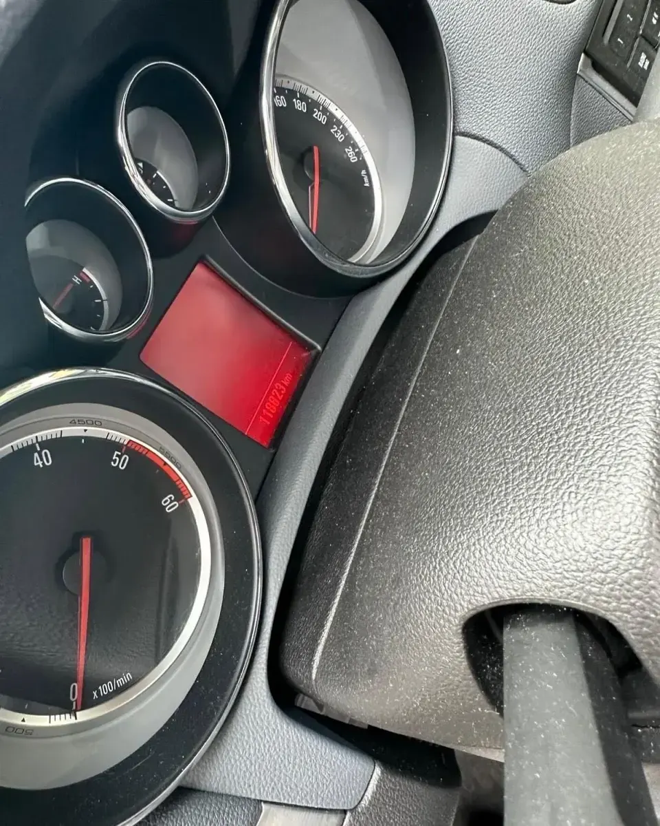 Second-hand Opel Mokka 131 CP (96 kW) 2014 Argintiu SUV
