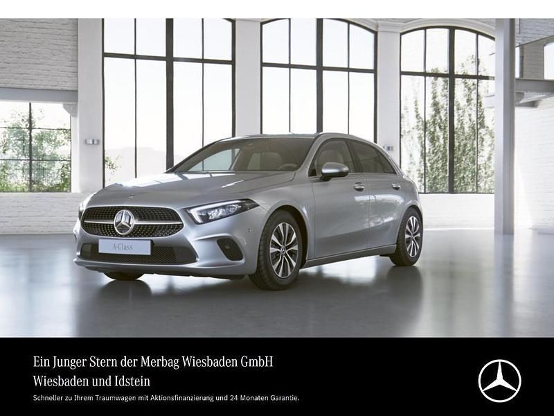 Iridiumsilber Gebraucht 2020 Mercedes A200 Business Limousine | 23.390 € (Fairer Preis) - Bild 1/4
