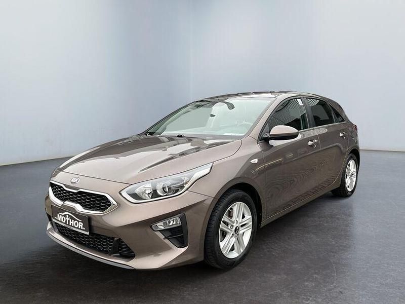 Gebraucht Kia Ceed Vision 99 PS (72 kW) 2019 Copper stone Kleinwagen