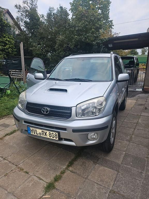 Silber Gebraucht 2004 Toyota RAV4 SUV | 5.999 € (Teuer) - Bild 1/4