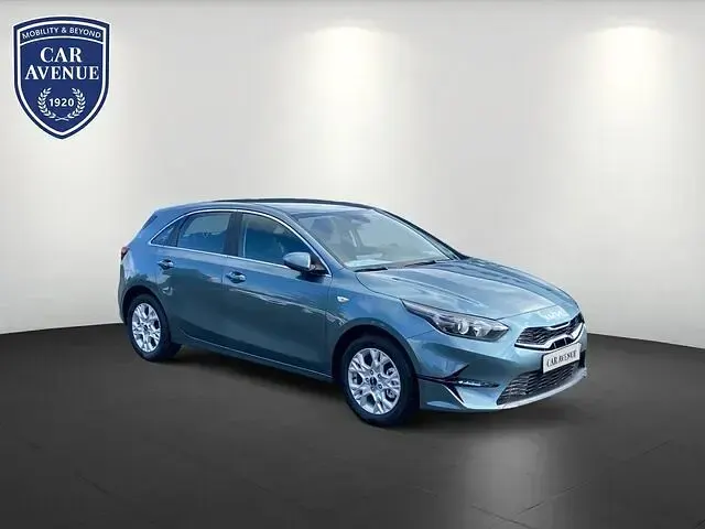 Second-hand Kia Ceed Vision 101 CP (74 kW) 2024 Roșu Hatchback