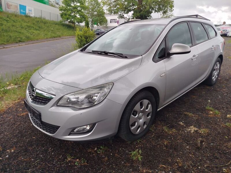 Silber Gebraucht 2012 Opel Astra Edition Kombi | 2.550 € (Guter Preis) - Bild 1/4