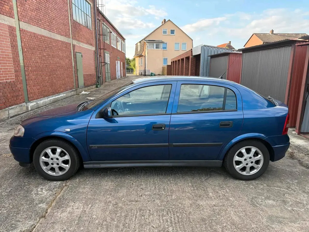 Gebraucht Opel Astra 85 PS (62 kW) 2002 Blau Kleinwagen