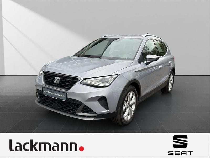 Silber Gebraucht 2023 Seat Arona FR SUV | 20.490 € (Superpreis) - Bild 1/4