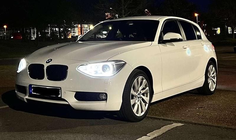 Weiß Gebraucht 2014 BMW 118 Urban Line Kleinwagen | 9.700 € (Fairer Preis) - Bild 1/4