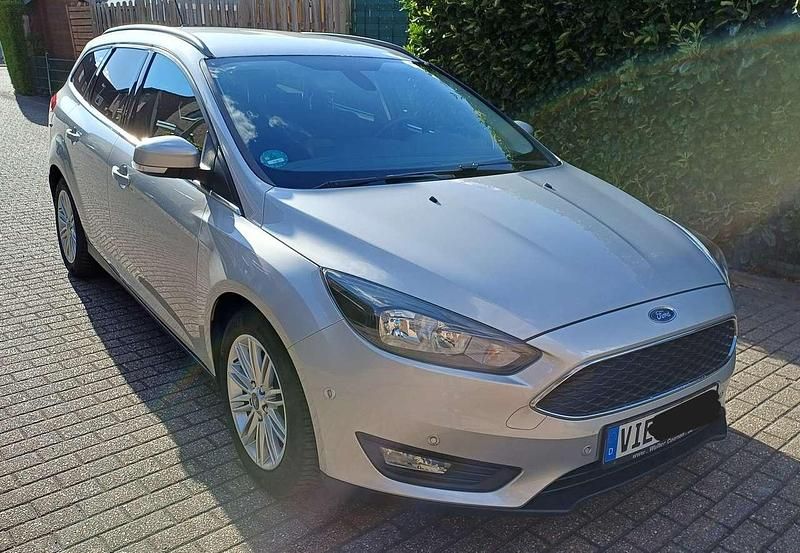 Grau Gebraucht 2018 Ford Focus Kombi | 5.998 € (Superpreis) - Bild 1/4