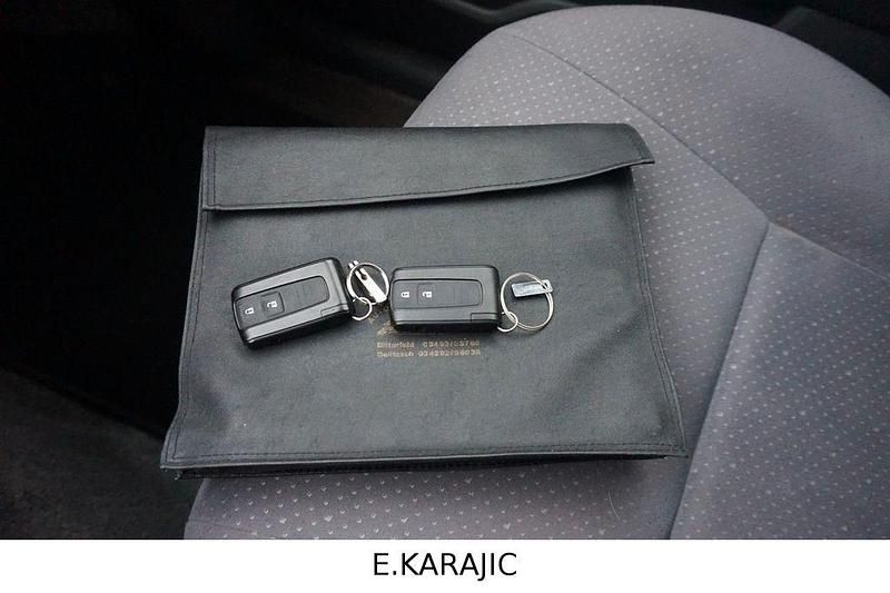 Gebraucht Toyota Prius Executive 77 PS (56 kW) 2006 Blau Kleinwagen